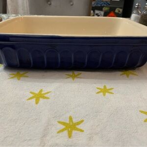 Elegant Navy and Cream Baking Dish